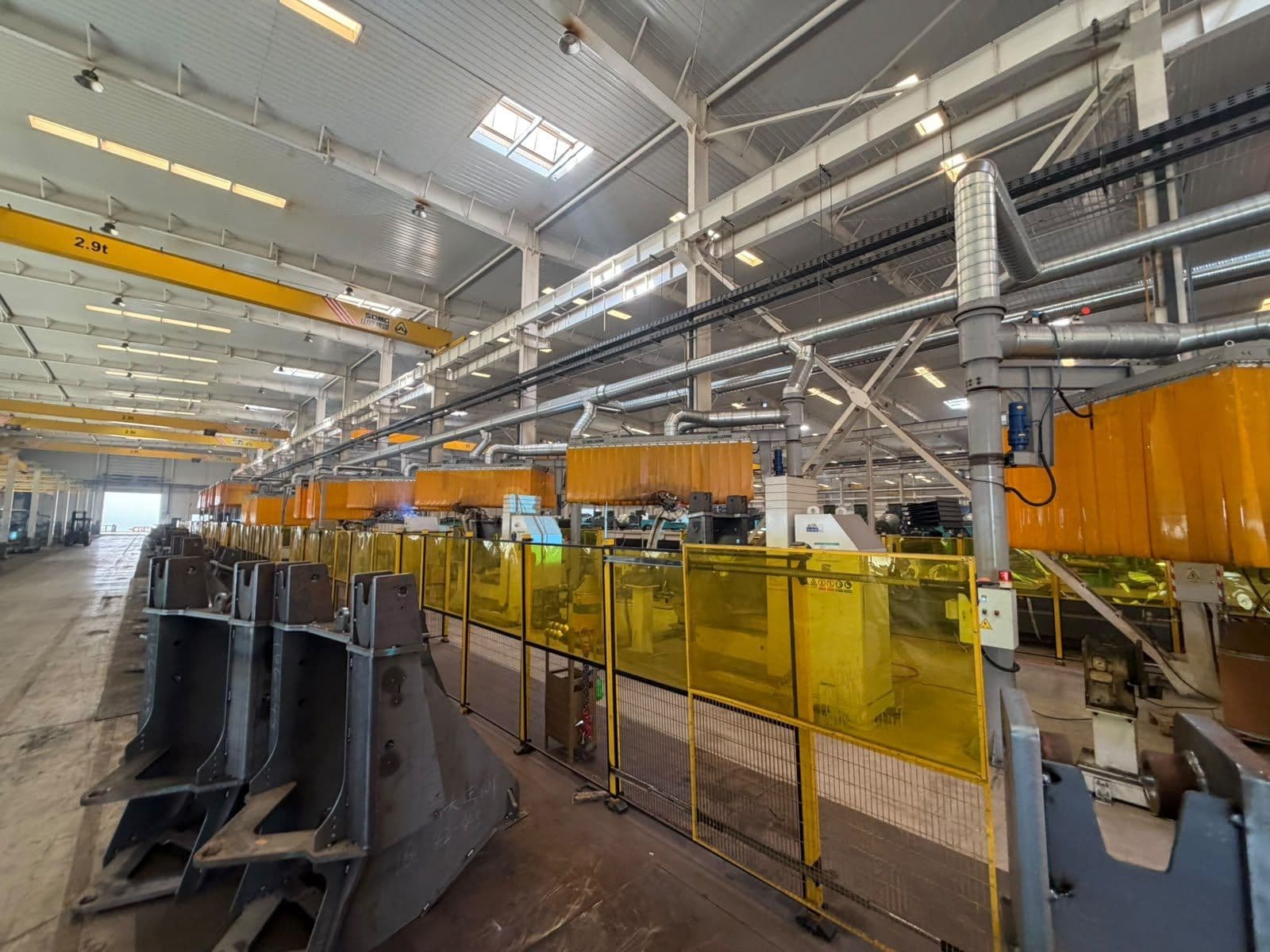 Linha de solda robotizada da fábrica SQMG, na China